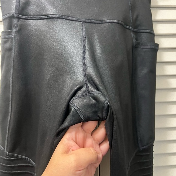 🌿Athleta Inclination Shimmer Moto Tight, size XS🌿 - Picture 13 of 13